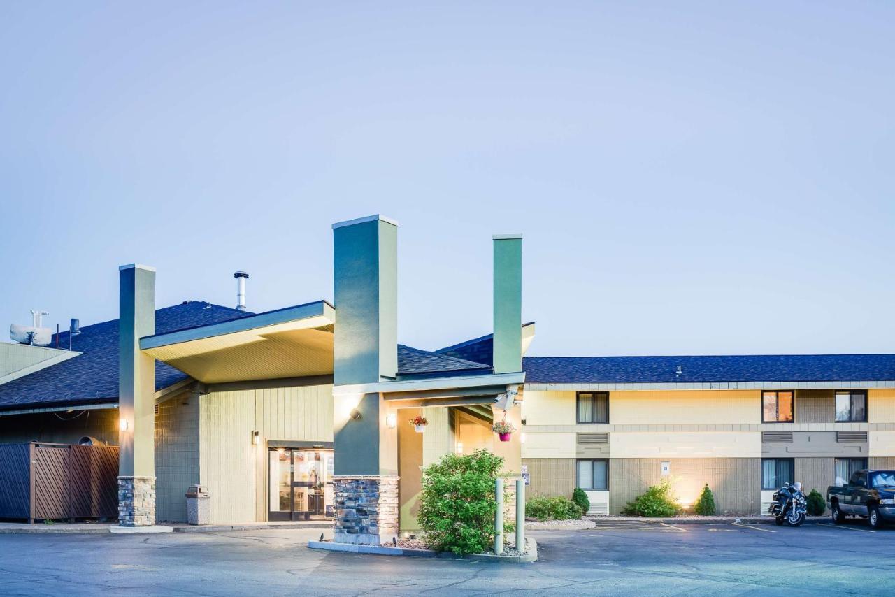Surestay Plus Hotel By Best Western Black River Falls Exterior photo